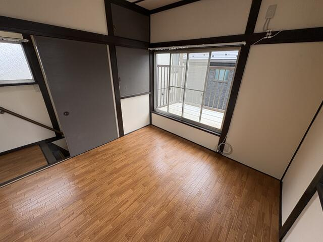 松戸市栄町西３丁目邸宅の洋室