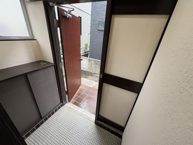松戸市栄町西３丁目邸宅の玄関