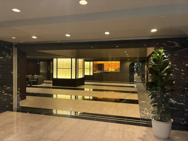 グランレ・ジェイド京都河原町のエントランス