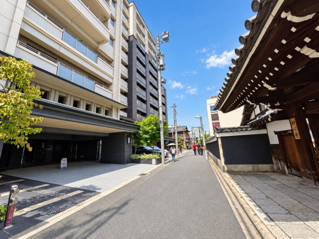 グランレ・ジェイド京都河原町のエントランス