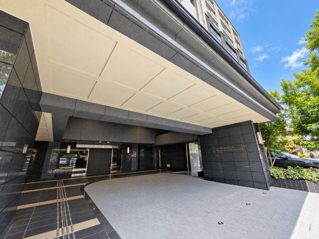 グランレ・ジェイド京都河原町のエントランス