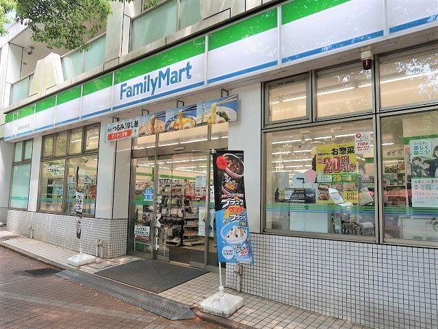 レジオン緑園都市の周辺|コンビニ「ファミリーマート　緑園都市駅西口店まで126m」