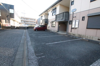 【空要確認】敷地内駐車場です。