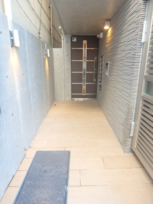 建物への入口！