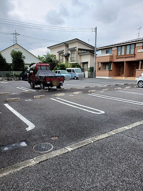 ピアチェーレ野中Ａの駐車場