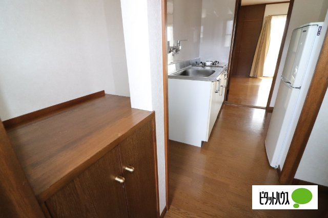 前橋市文京町２丁目のアパートの玄関
