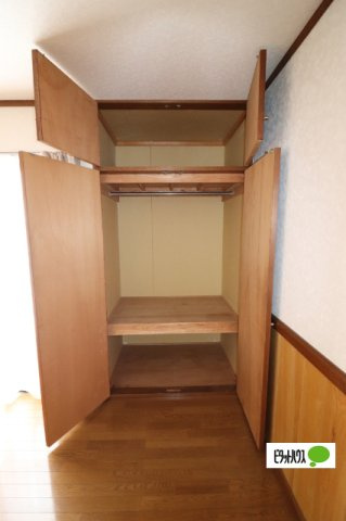 文京町山岸ハイツの収納