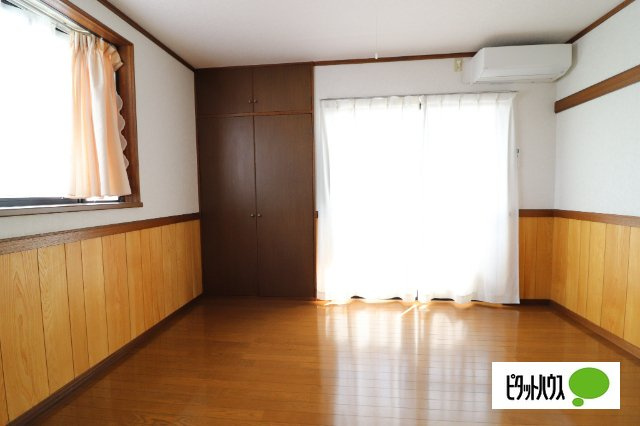 文京町山岸ハイツの居間・リビング