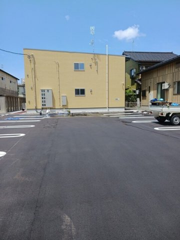 プラシードの駐車場