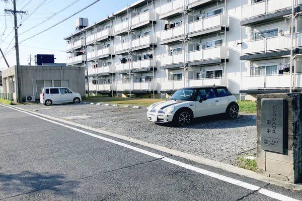ビレッジハウス田中2号棟の駐車場