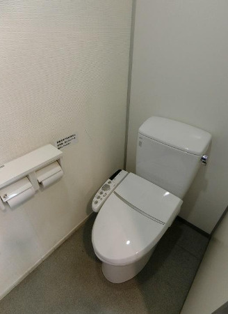 大阪市中央区南本町２丁目の事務所のトイレ