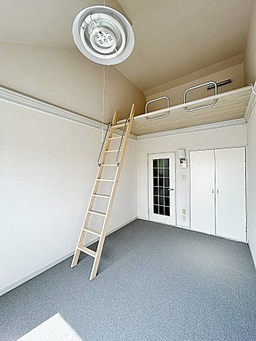 レオパレス陸前の居間・リビング