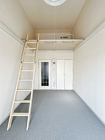 レオパレス陸前の居間・リビング