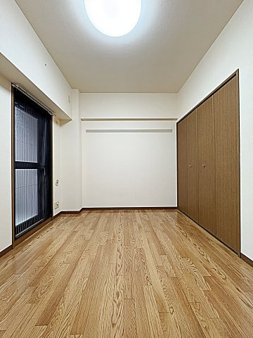 マ・メゾン小牧原　南館の洋室
