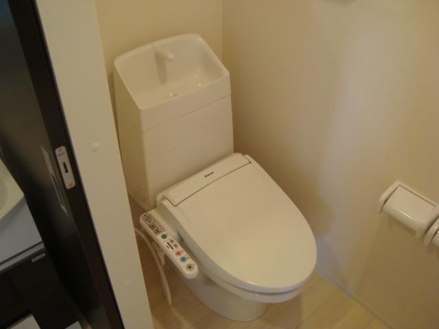 サンテラス神宮のトイレ|シャワー付トイレ