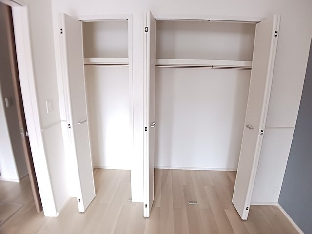 ユニゾン　アザレアⅡの収納
