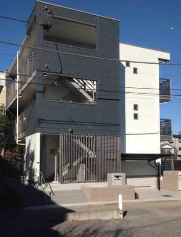 クレイノ与野本町の外観