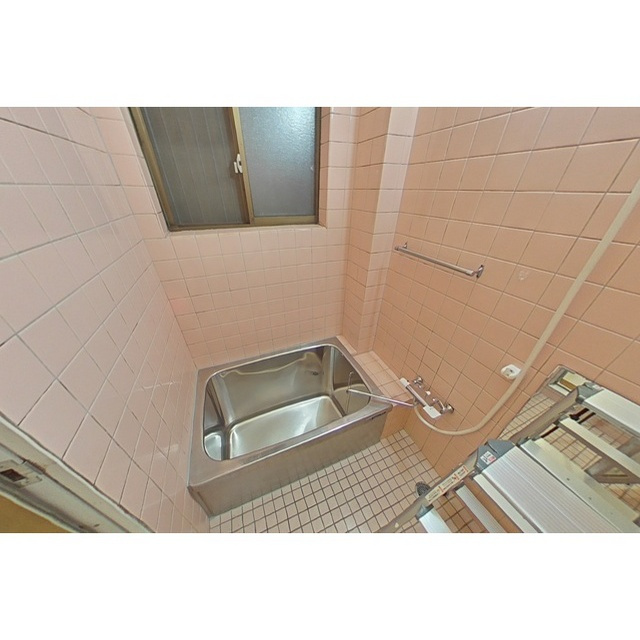 上川手戸建の浴室