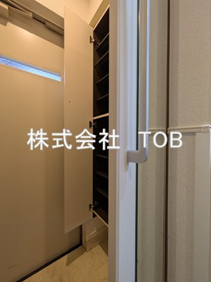 【玄関】 | リヴィエール　ヴィラ　神代 | シューズボックス※クリーニング完了前※別部屋参考写真
