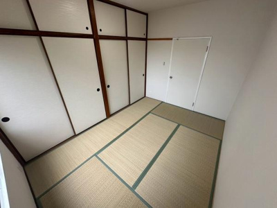 【和室】 | 忍ケ丘クレセントヴィラB棟 | 6帖和室です！温かみのある畳がほっこりしますね！