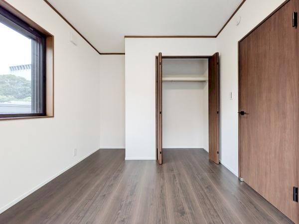 横浜市旭区白根２丁目の中古一戸建の収納|クローゼットもあるので収納にも困りません！
荷物が多い方にも安心です。