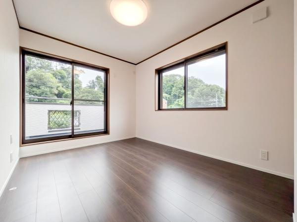 横浜市旭区白根２丁目の中古一戸建の洋室|落ち着きのある洋室です！
休日はこちらでおくつろぎ下さい♪