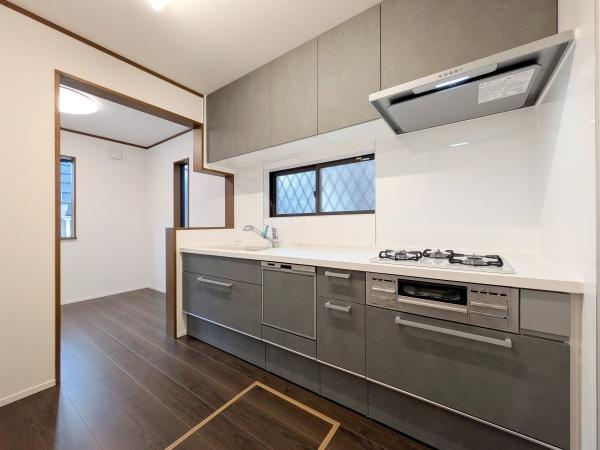 横浜市旭区白根２丁目の中古一戸建のキッチン|食洗器付きなのは家事の負担を軽減してくれる嬉しいポイント♪