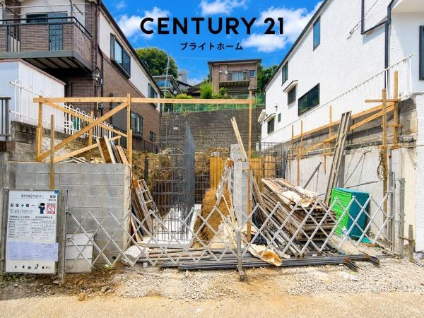 横浜市緑区中山６丁目の新築一戸建の前面道路含む現地写真|周辺は落ち着いた街並みになります。
子育てにはぴったりの住環境♪