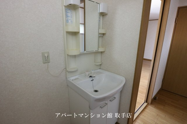 今井邸の独立洗面台