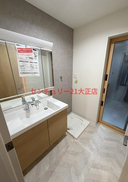 市岡元町新築戸建ての洗面所|★勝手口付き★