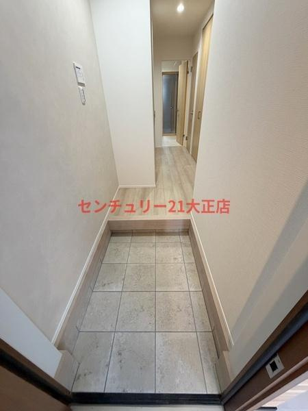 市岡元町新築戸建ての玄関
