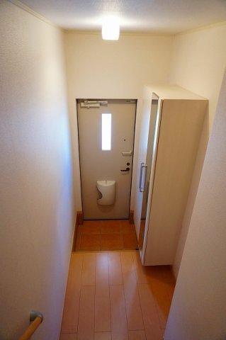 ピーノパストラル５の玄関