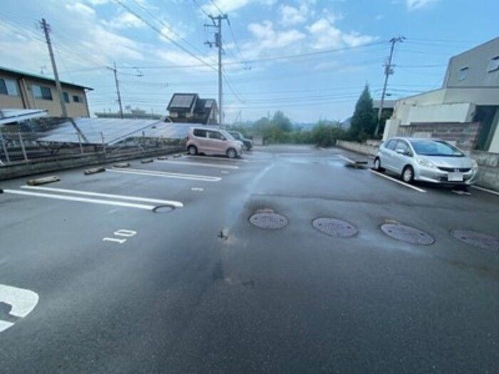 D-room船木の駐車場