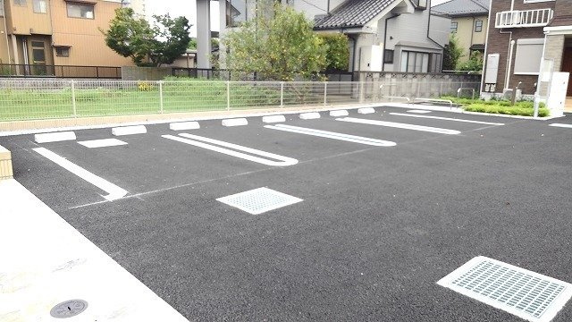 ル　マロンの駐車場