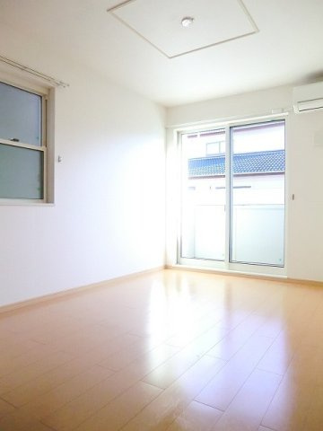 ファミール旭ヶ丘Ａの居間・リビング