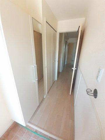 ソレイユＫの玄関