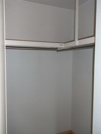 ラフィーネ不動上郷Ｃの収納