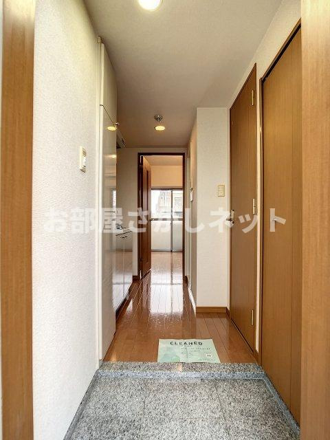 スカイコート代々木【おとり物件なし】の玄関