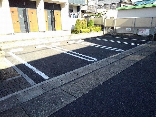 蔵　弐の駐車場