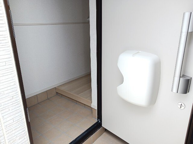 ステーブル上流の玄関