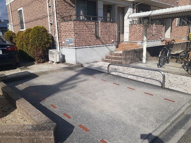 ファミ－ル中野　Ⅱの駐車場