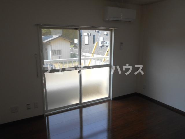 ルネサンス見川の居間・リビング|こちらのリビングで趣味の時間をお楽しみください