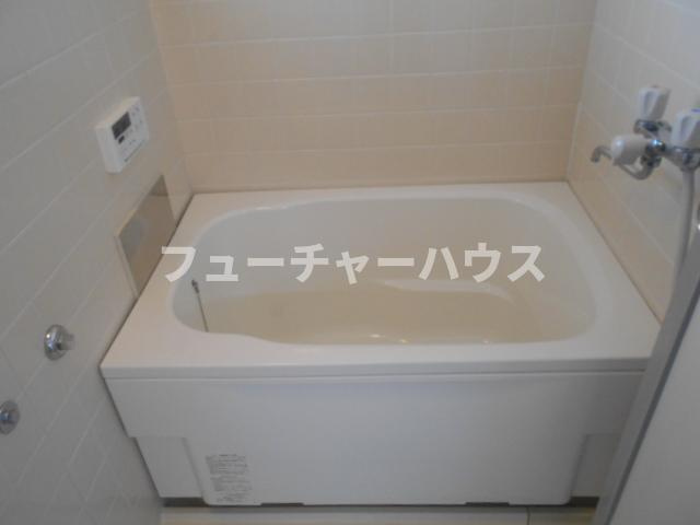 ルネサンス見川の浴室|落ち着いた空間のお風呂です