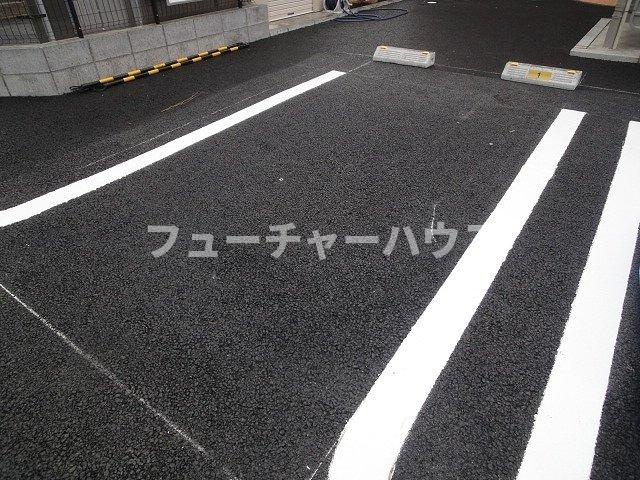 ベルポート　エルガの駐車場