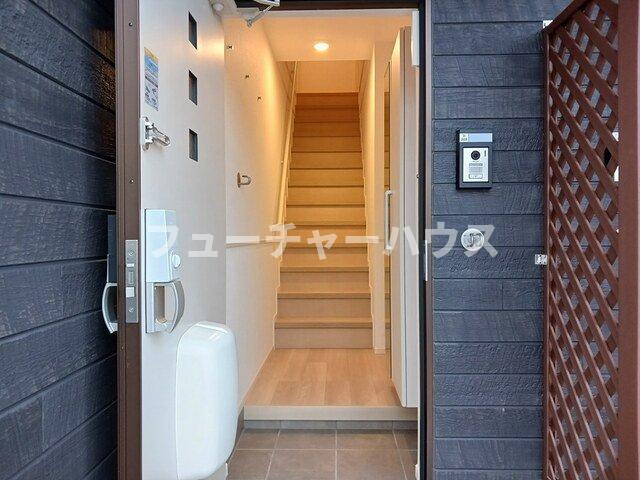 スカイ　ハイ　Ｂの玄関