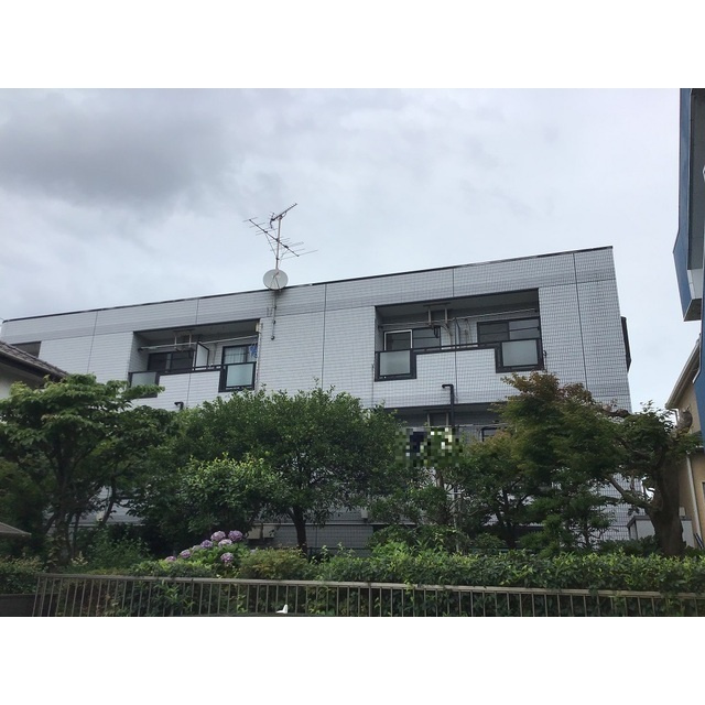 Rグレイスヒガシヤマの外観