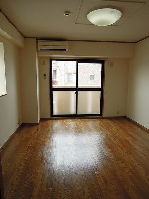 アイナの居間・リビング