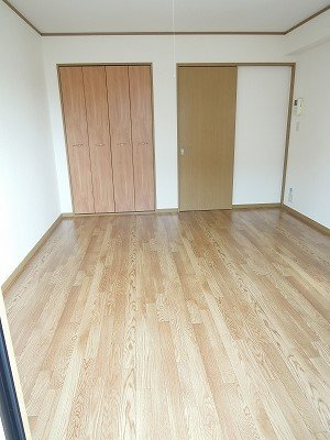 アイナの内装