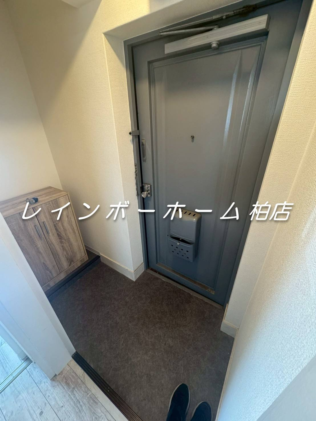 ヤマサイコーポ7号棟の玄関|※別部屋参考写真。