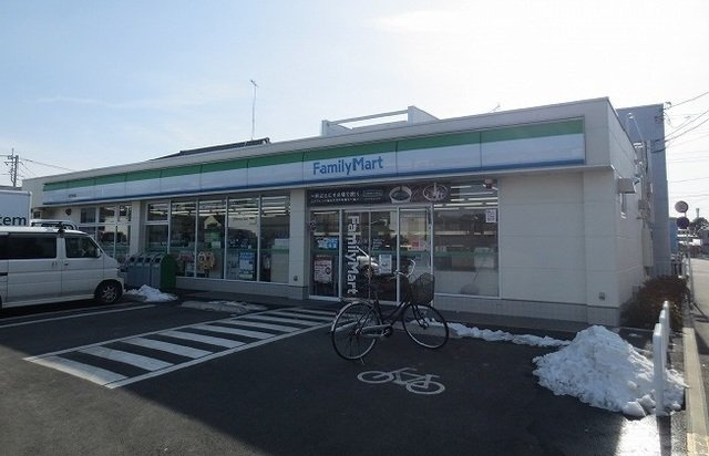 ウィンヒルズＤの周辺|ファミリーマートまで900m